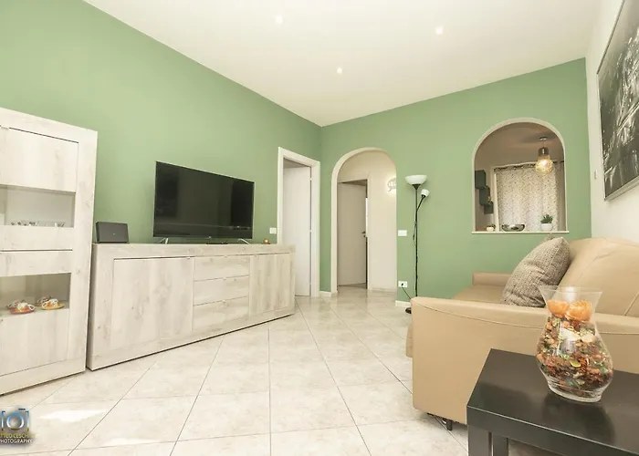 Homes in Genoa - Young Apartment