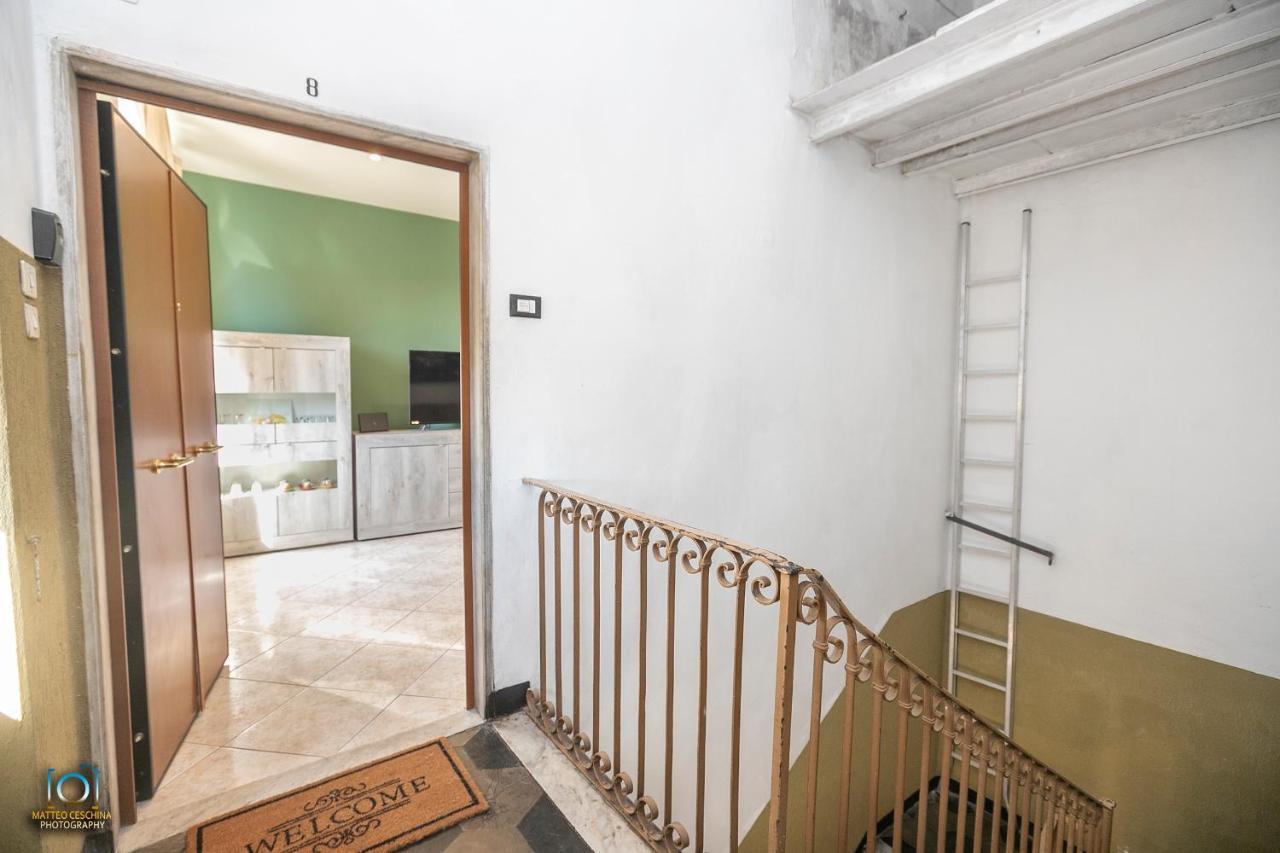 Homes In - Young Genua