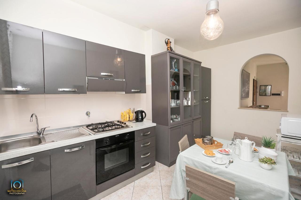 Homes In - Young * Genua